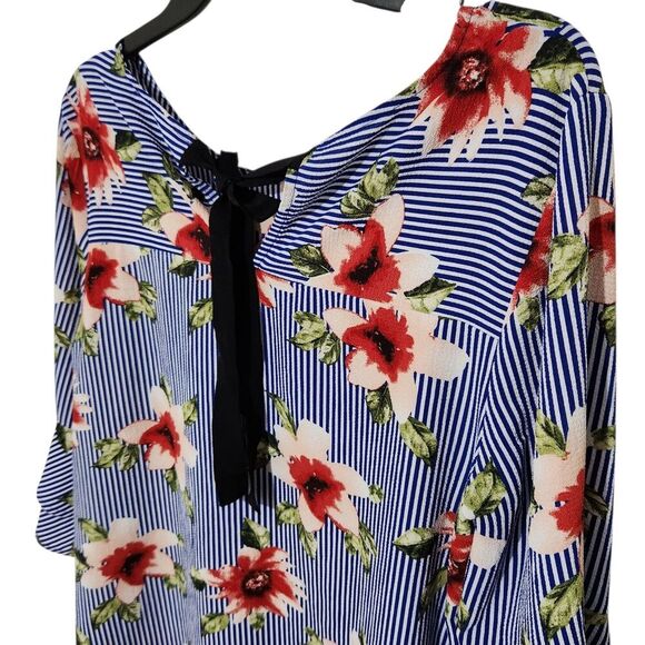 Faith and Joy Top For Women Size Large Blue Floral Lightweight Bell Sleeve - Picture 7 of 9